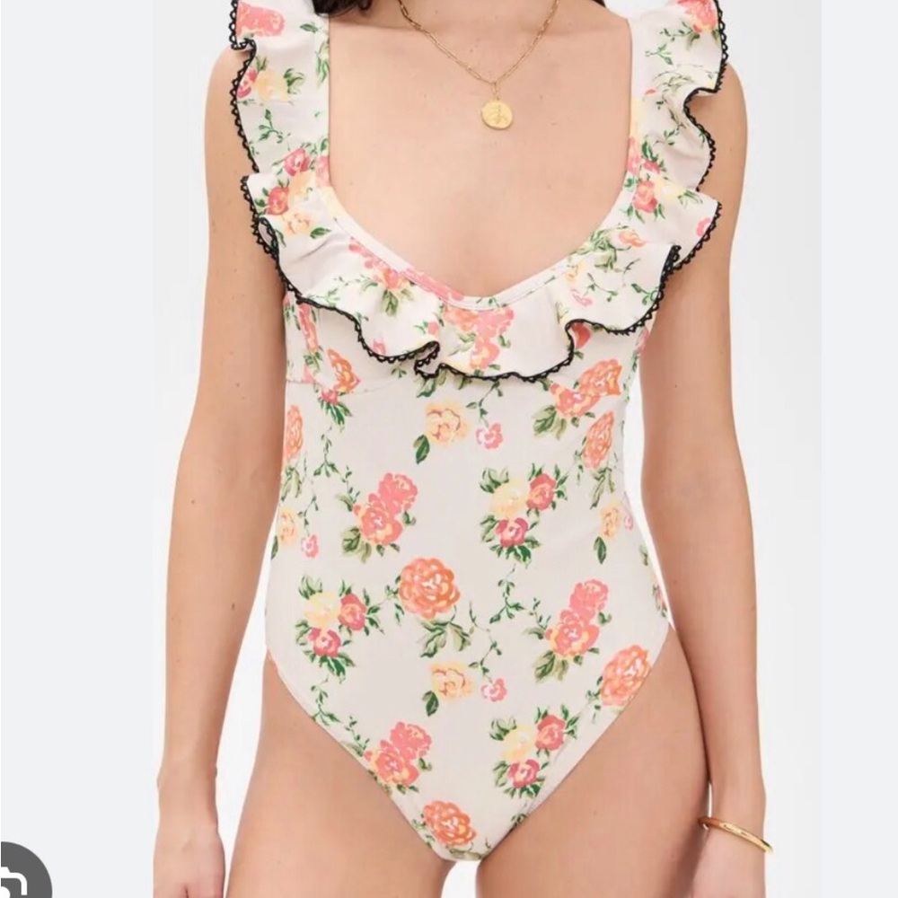 Caroline Constas NWT